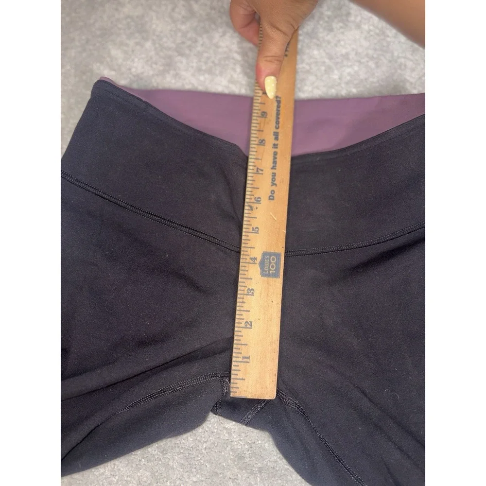 lululemon reversible cropped leggings 6 black/purple
